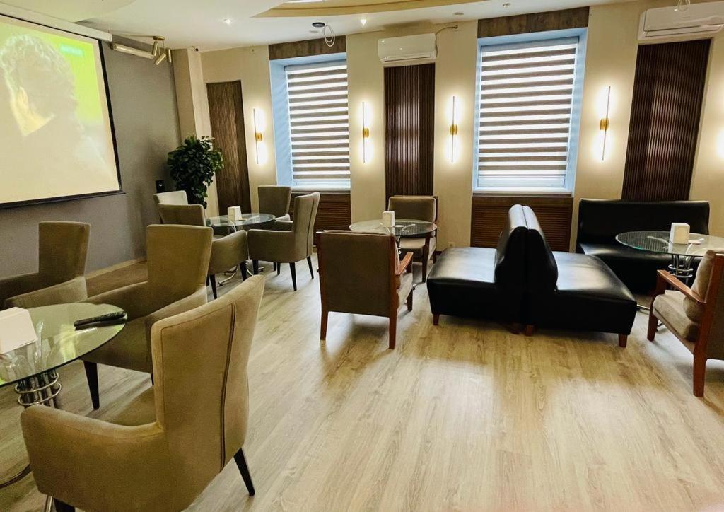 腾格里酒店 阿特劳 外观 照片